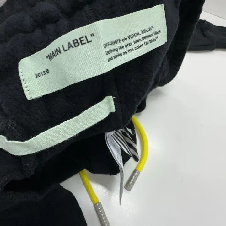 Off-White Off-White Black Cuffed Sweatpants with Logo Print 0079 Size US 26 / EU 42 - 3 Thumbnail