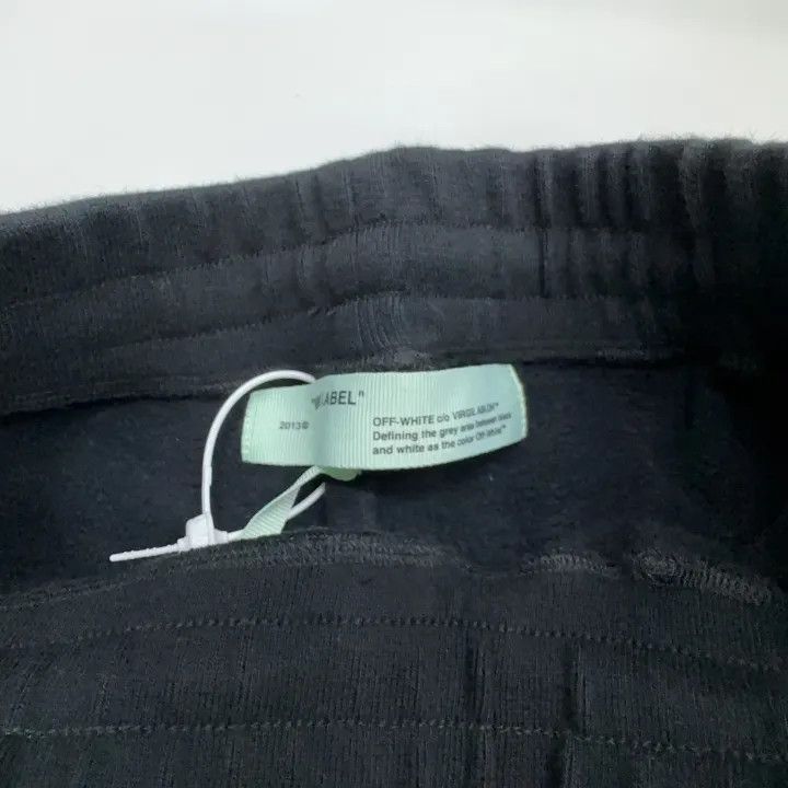 Off-White Off-White Black Logo Printed Shorts 0079 Size US 26 / EU 42 - 3 Thumbnail