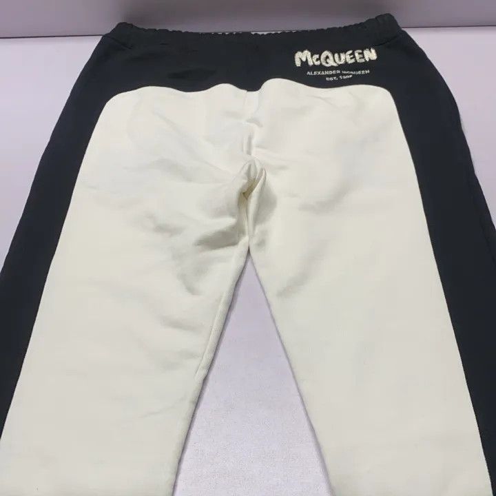Alexander McQueen Alexander McQueen Logo Design Sports Trousers 0079 Size US 30 / EU 46 - 11 Thumbnail