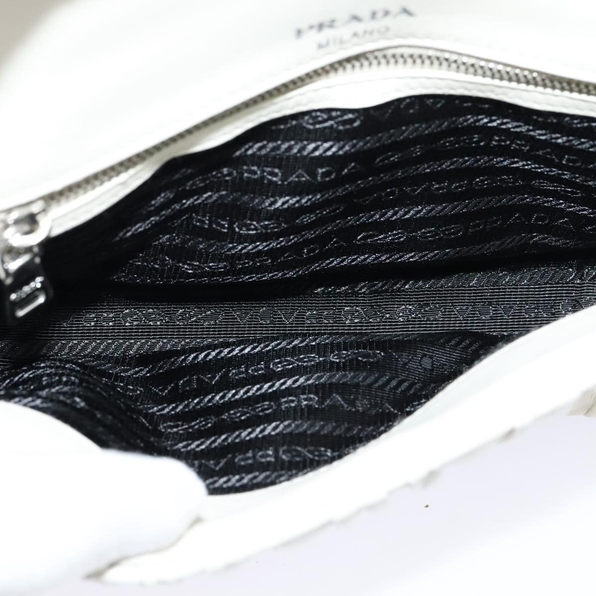 Prada Prada Nappa gauffré shoulder Size ONE SIZE - 14 Thumbnail