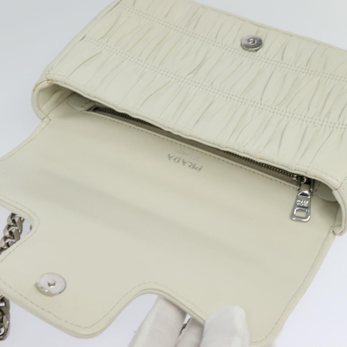 Prada Prada Nappa gauffré shoulder Size ONE SIZE - 20 Thumbnail