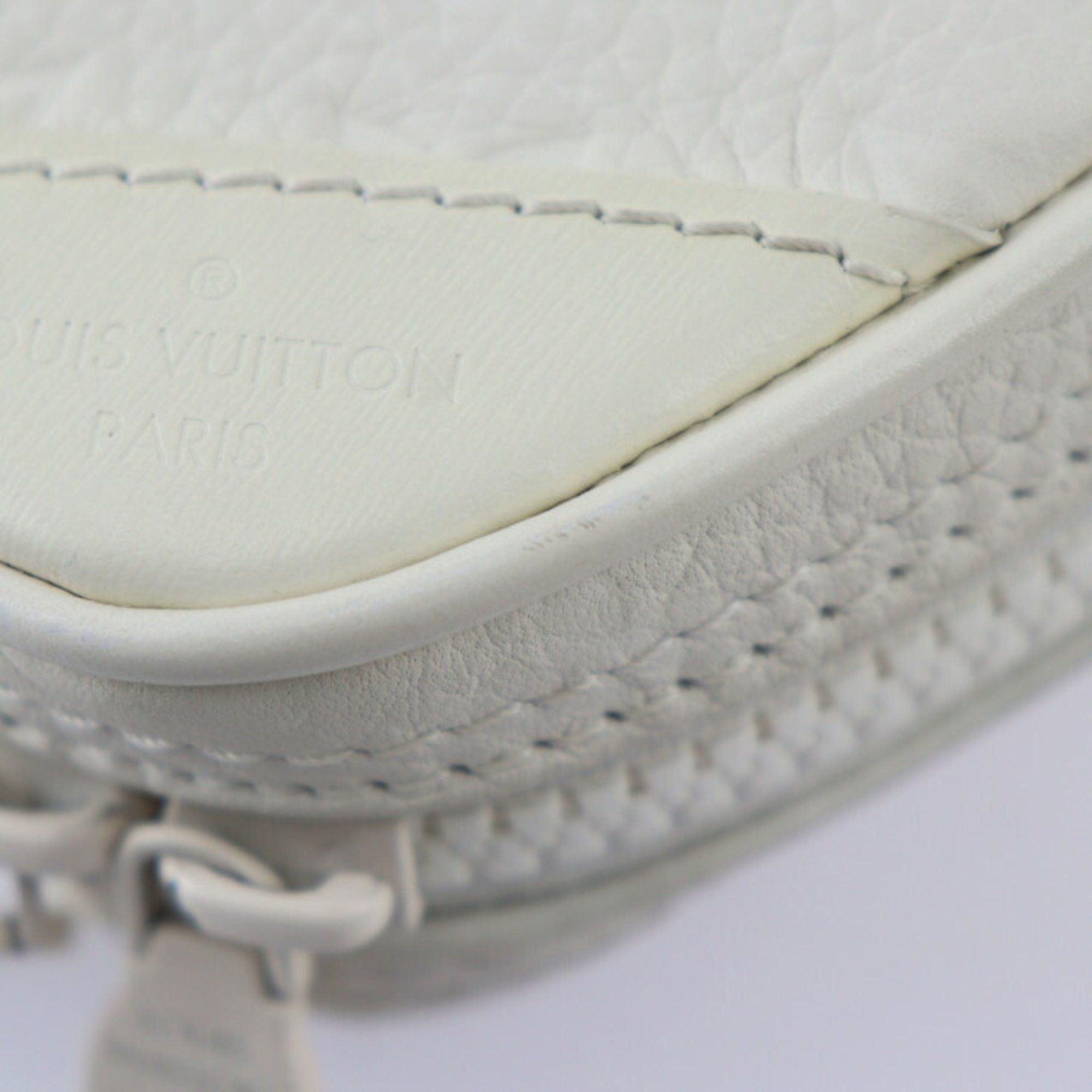 Louis Vuitton Louis Vuitton Utility shoulder Size ONE SIZE - 6 Thumbnail