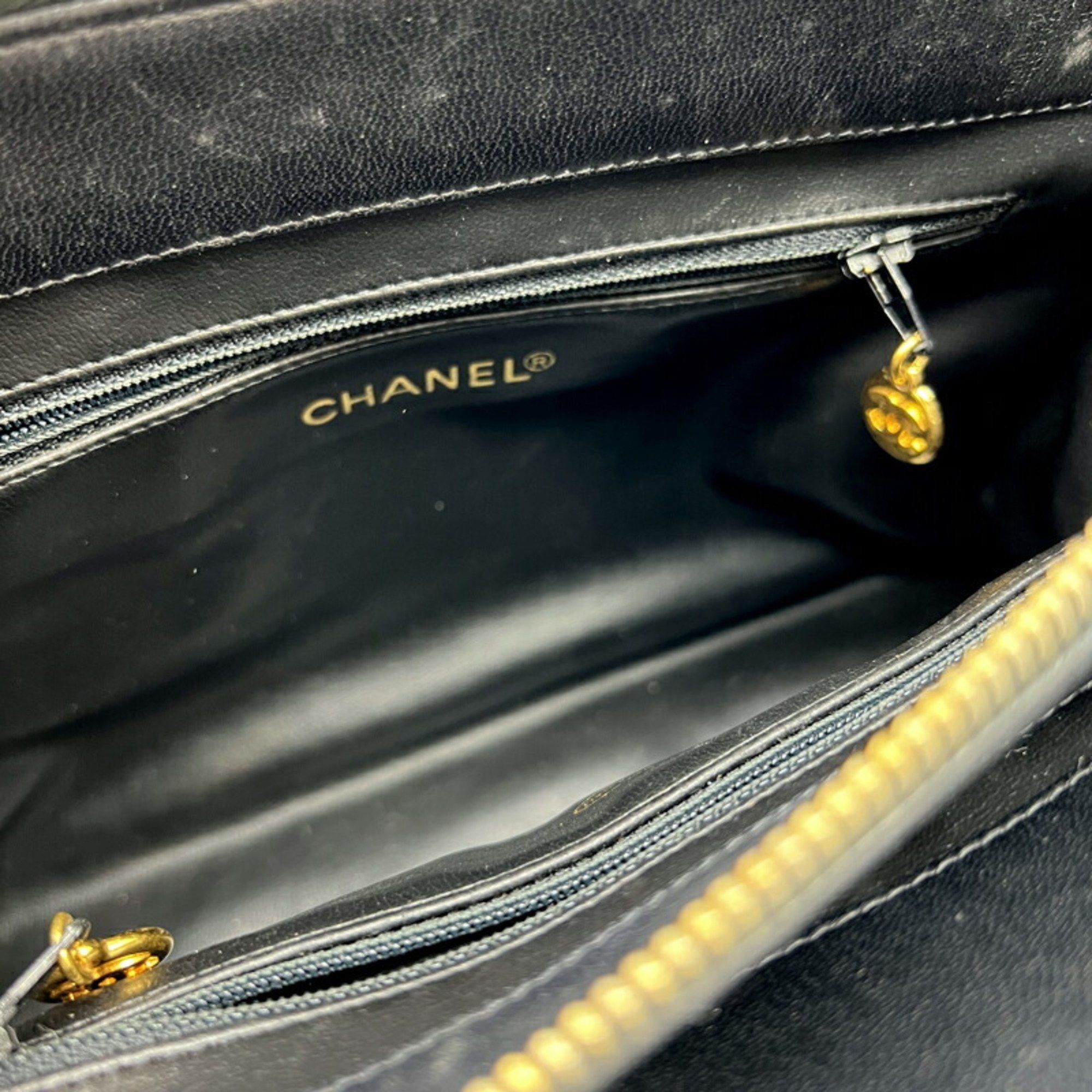 Chanel Chanel V-Stich handbag Size ONE SIZE - 5 Thumbnail