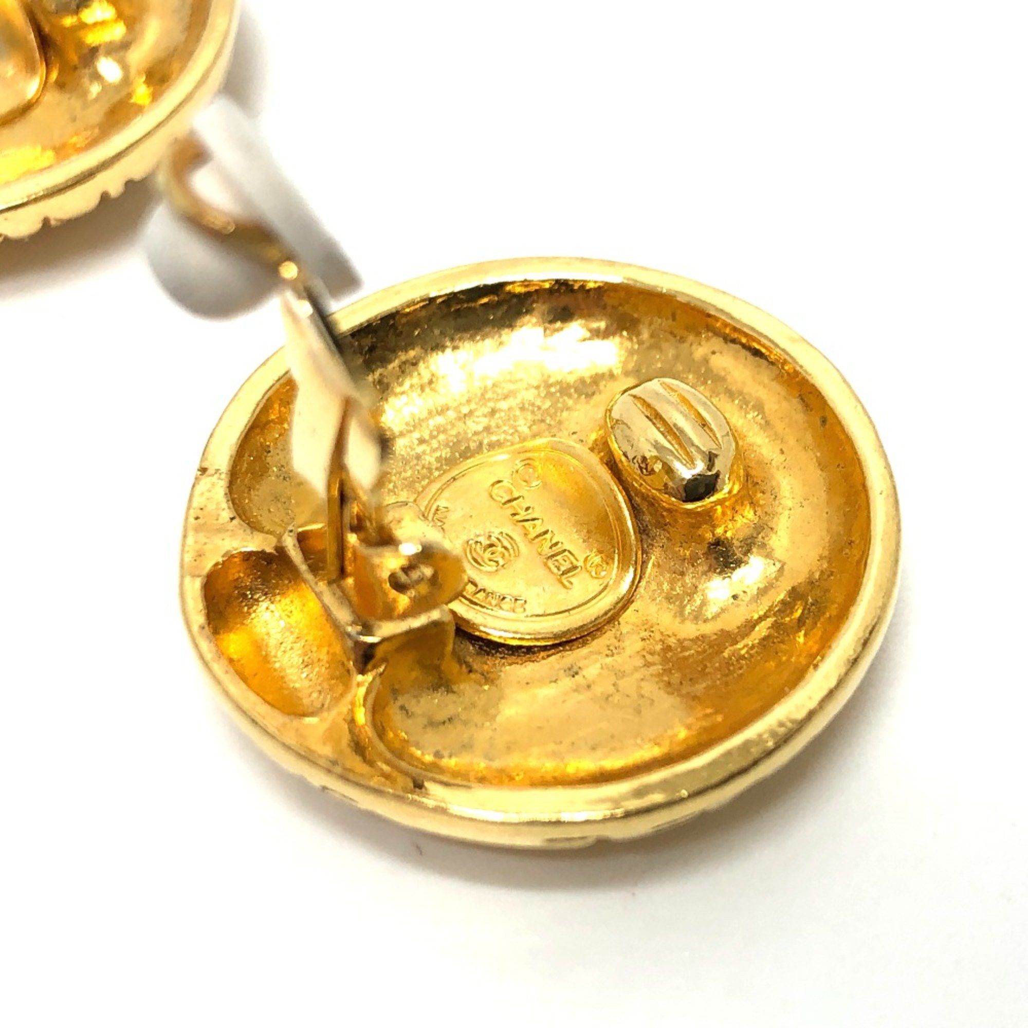 Chanel Chanel Vintage Round Clip Earrings earring Size ONE SIZE - 12 Thumbnail