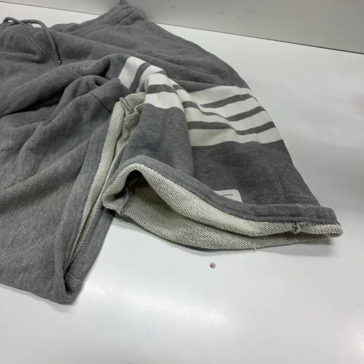 Thom Browne Thom Browne Classic Striped Gray Shorts for Men 0079 Size US 26 / EU 42 - 10 Thumbnail