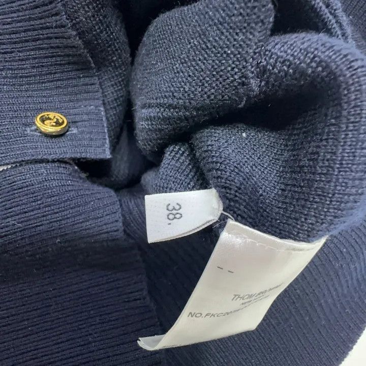 Thom Browne Thom Browne Navy V-Neck Cardigan for Women 0079 Size M / US 6-8 / IT 42-44 - 4 Thumbnail