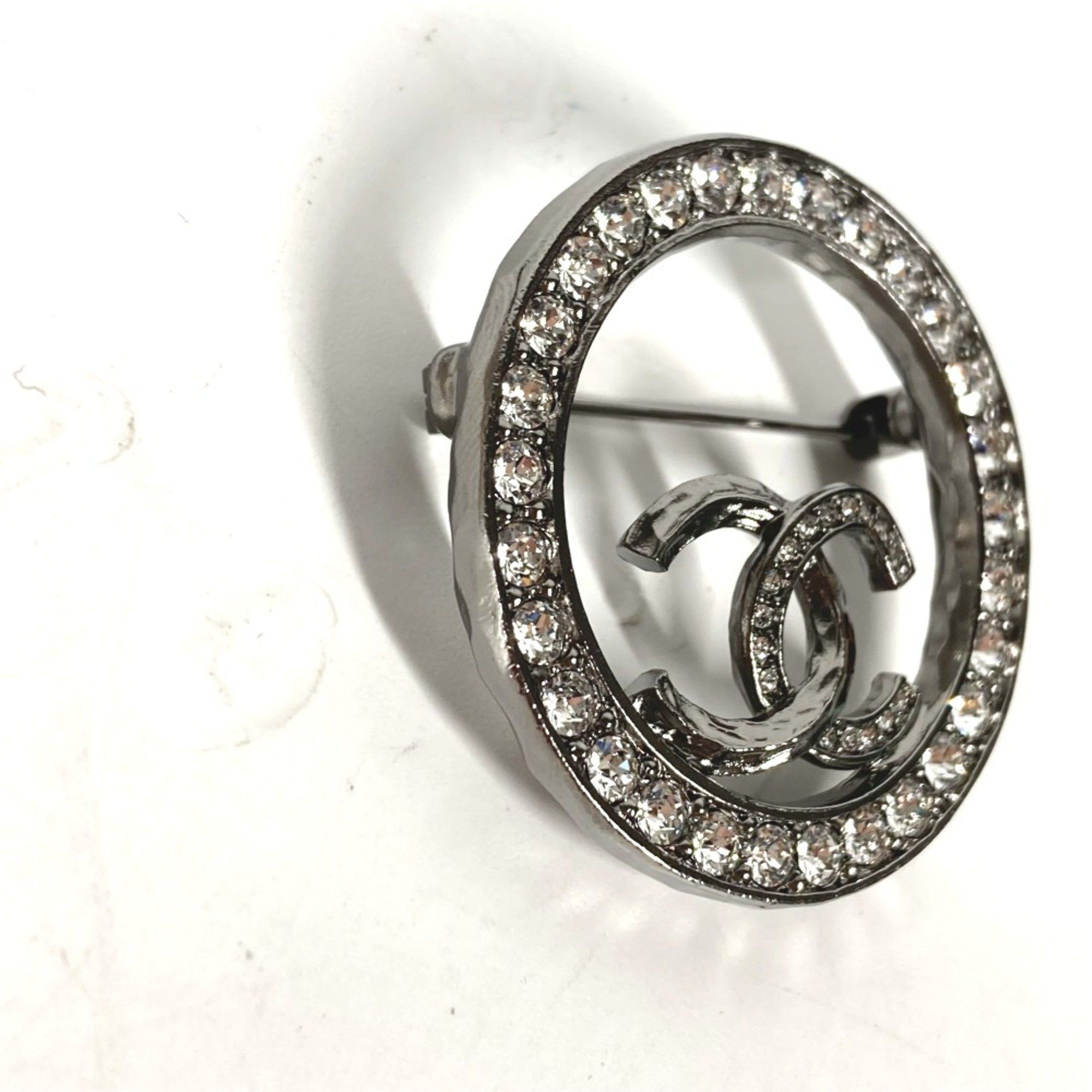 Chanel Chanel Logo CC brooch Size ONE SIZE - 3 Thumbnail