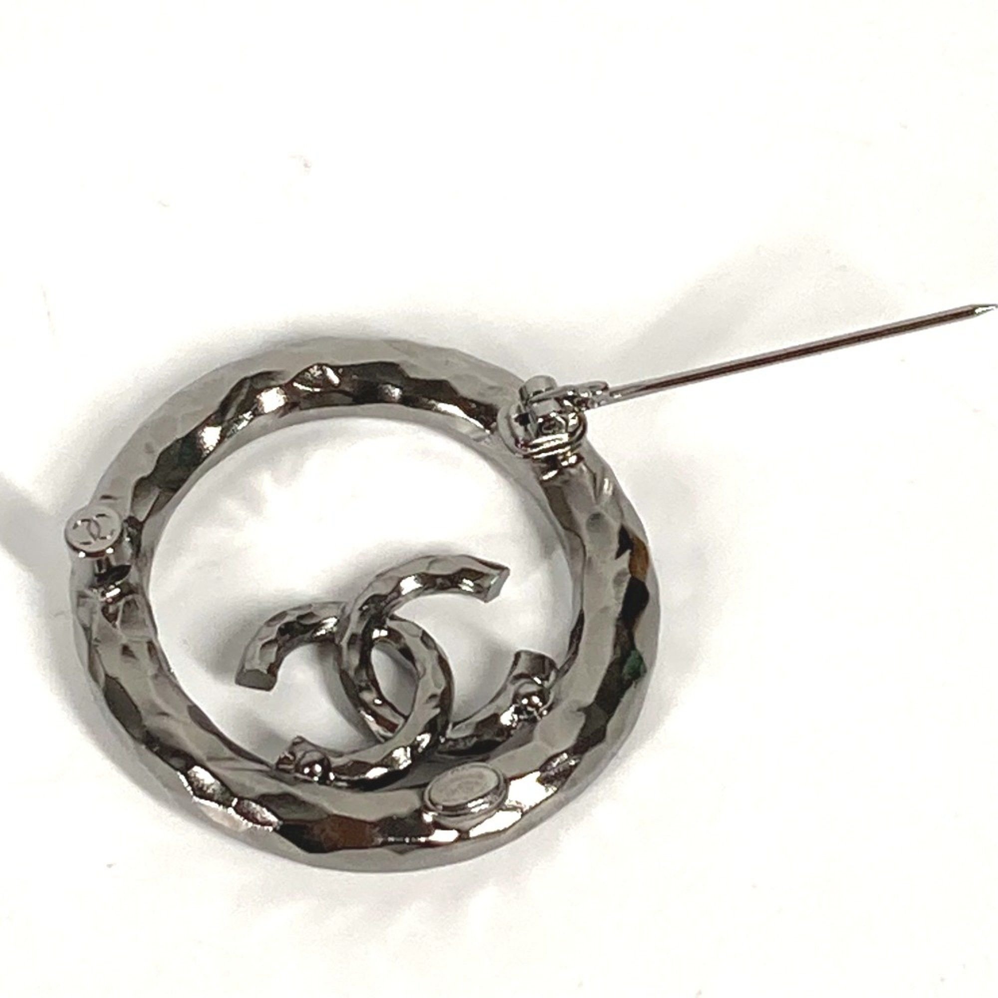 Chanel Chanel Logo CC brooch Size ONE SIZE - 9 Thumbnail