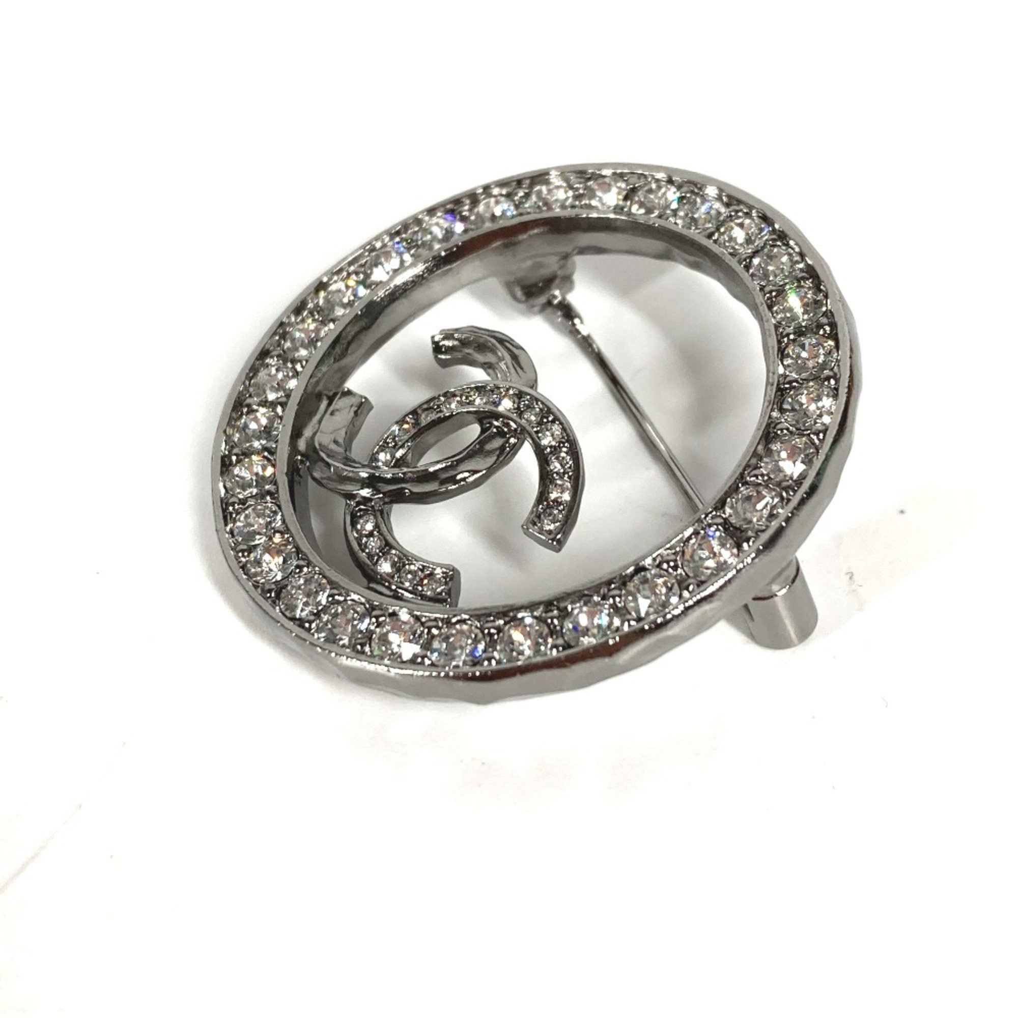 Chanel Chanel Logo CC brooch Size ONE SIZE - 8 Thumbnail