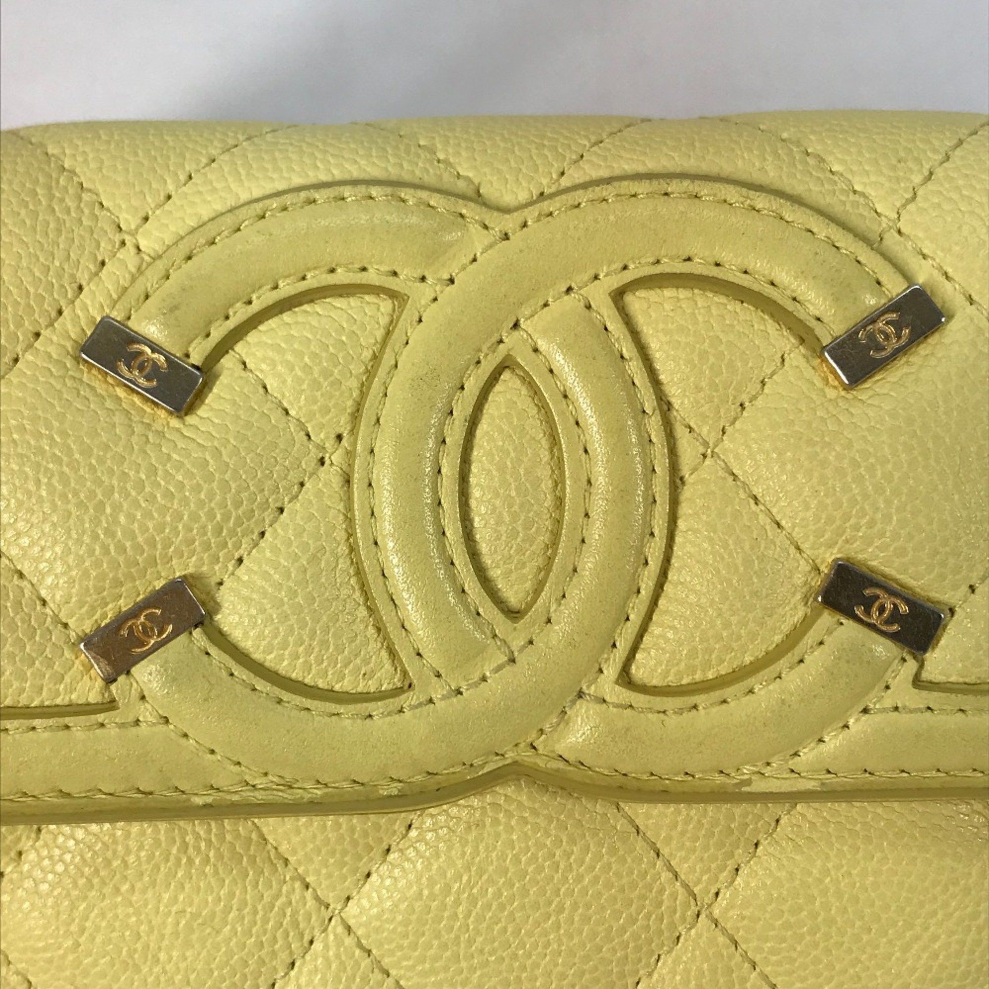 Chanel CC Filigree wallet