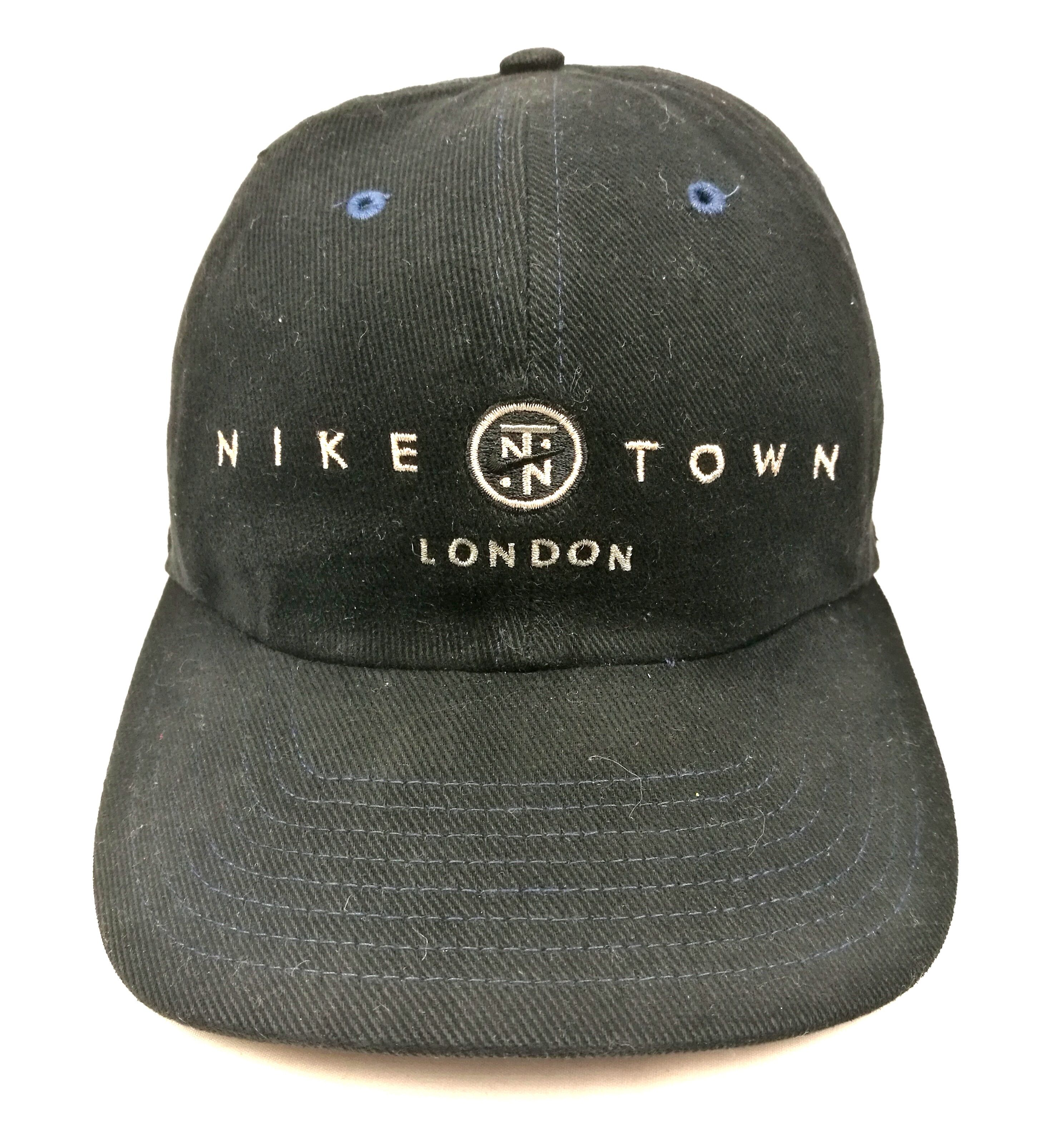 Nike vintage nike town london 100% cotton adjustable trim snapback