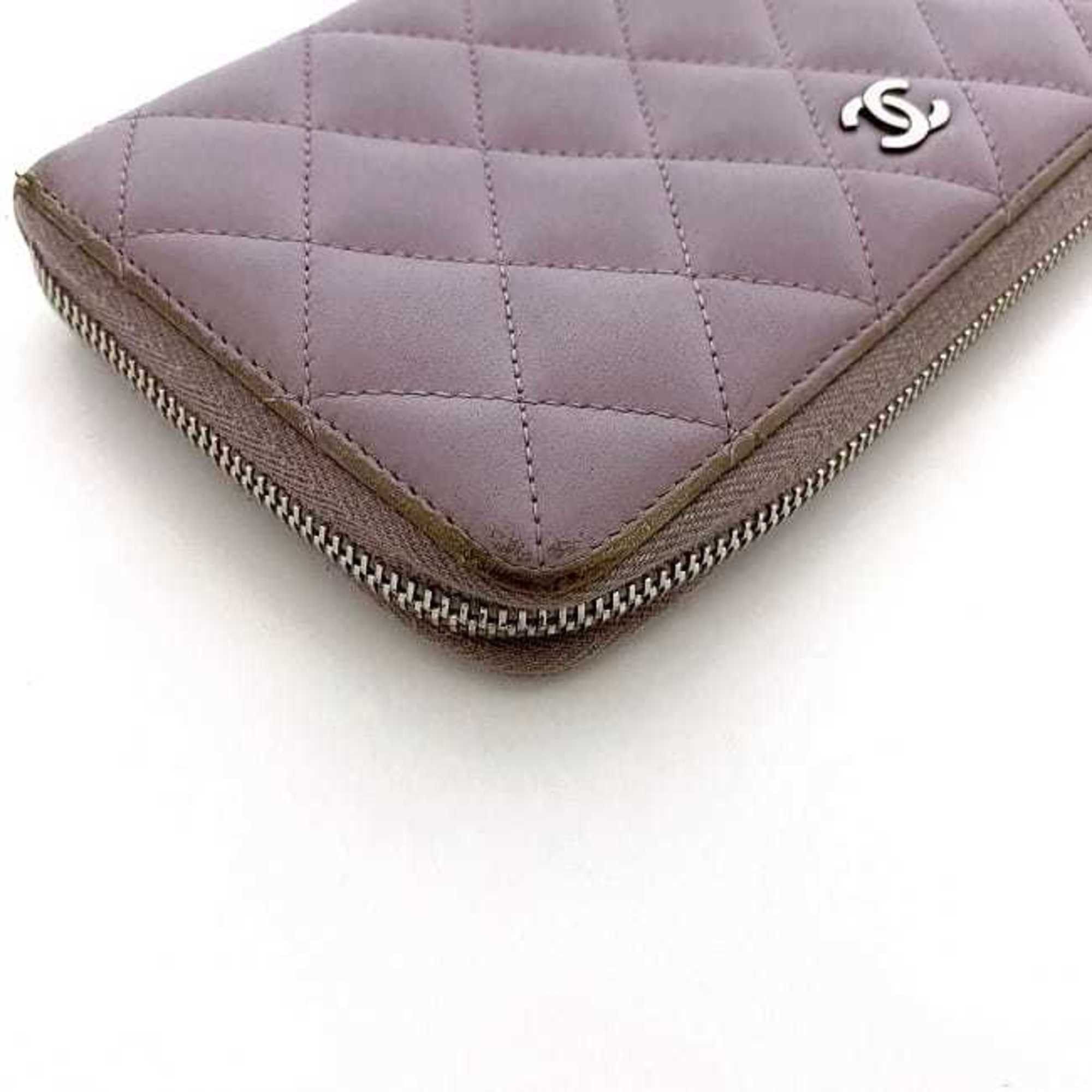 Chanel Matelassé wallet