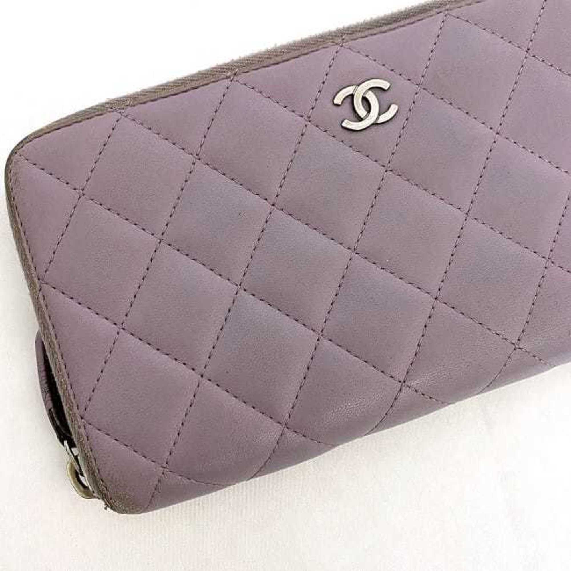 Chanel Matelassé wallet
