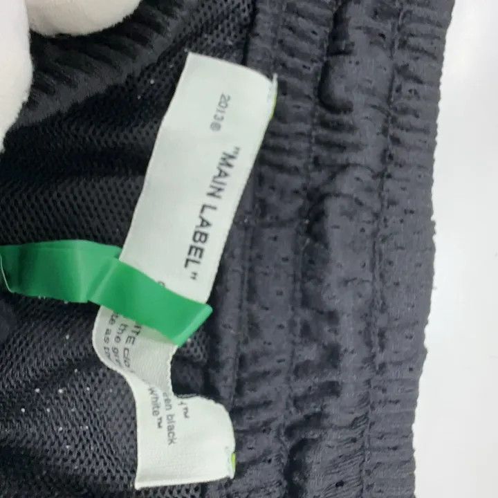 Off-White Off-White SS20 Black Graphic Casual Shorts 0079 Size US 27 - 4 Thumbnail