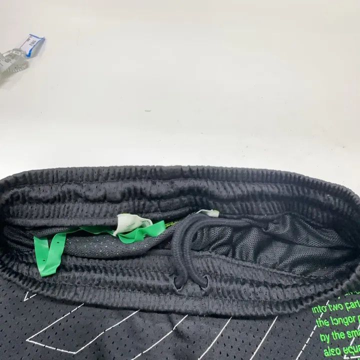 Off-White Off-White SS20 Black Graphic Casual Shorts 0079 Size US 27 - 6 Thumbnail