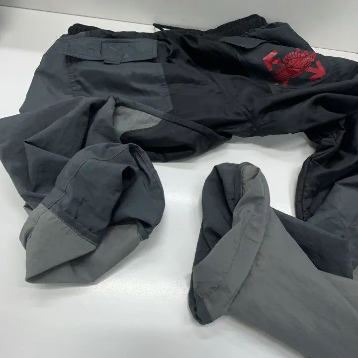 Off-White Jordan x OFF-WHITE Black Nylon Sports Pants 0079 Size US 44 / EU 60 - 22 Thumbnail