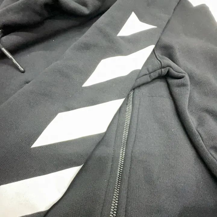 Off-White Off-White Black Arrow Graphic Hoodie 0079 Size US L / EU 52-54 / 3 - 6 Thumbnail