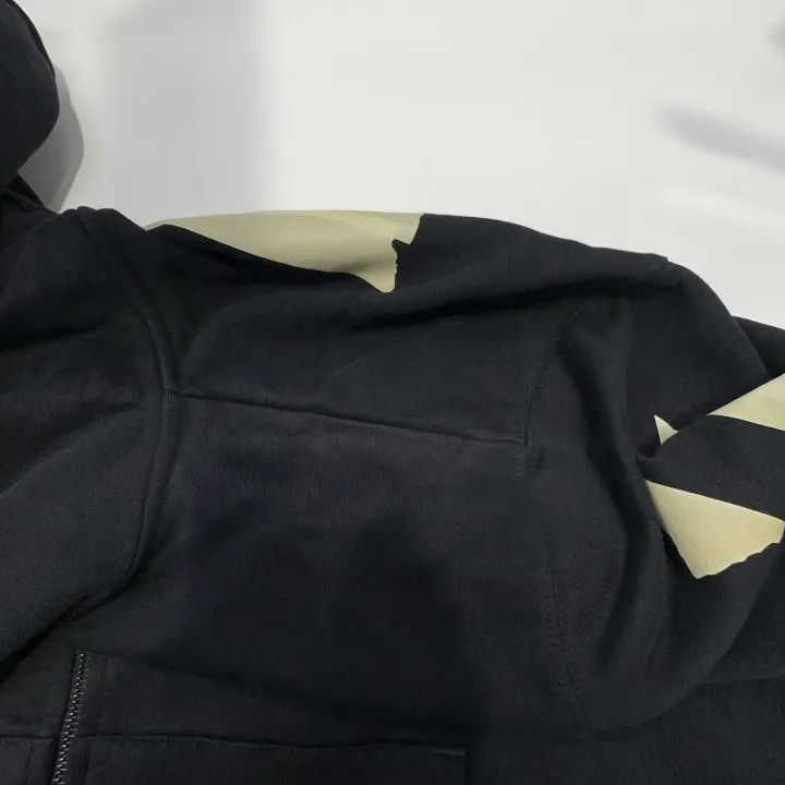 Off-White OFF-WHITE Black Hoodie with Gold Arrows 0079 Size US XXL / EU 58 / 5 - 8 Thumbnail