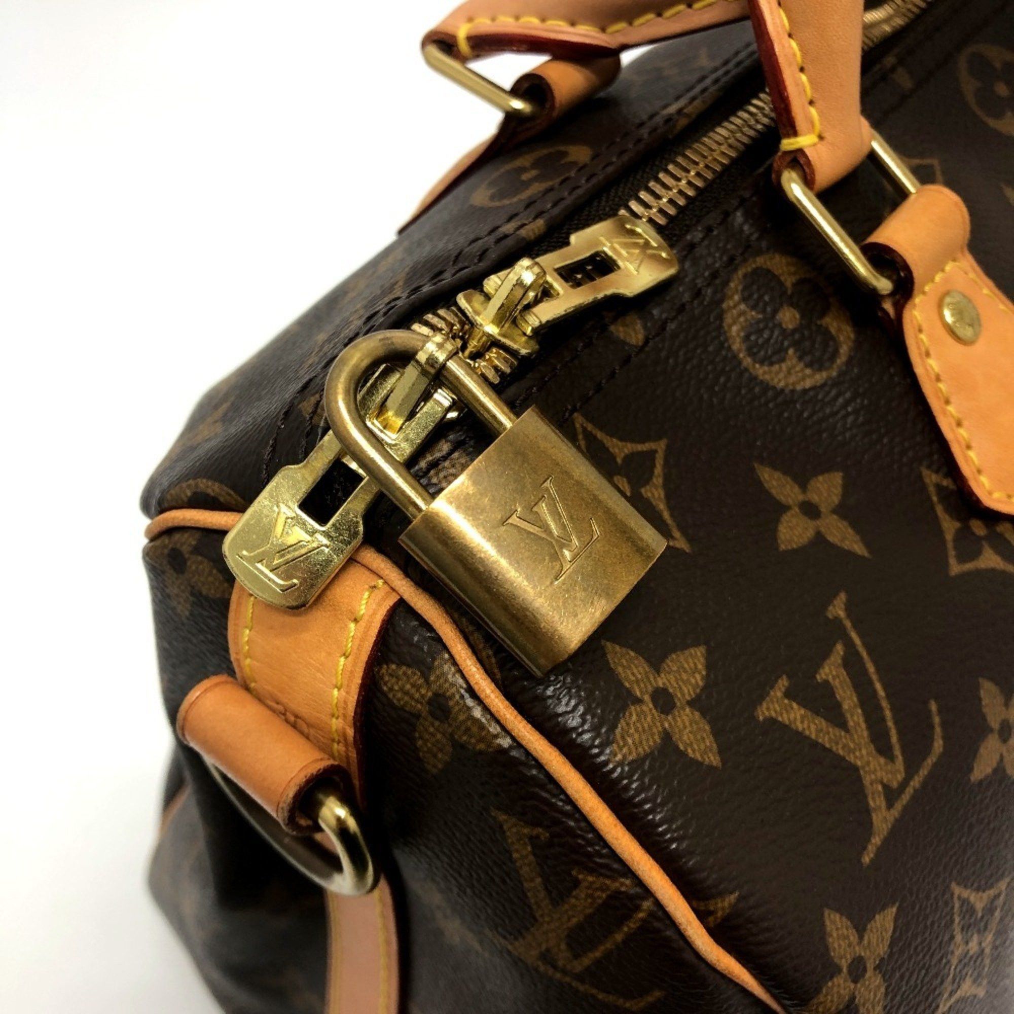 Louis Vuitton Louis Vuitton travel Size ONE SIZE - 8 Thumbnail