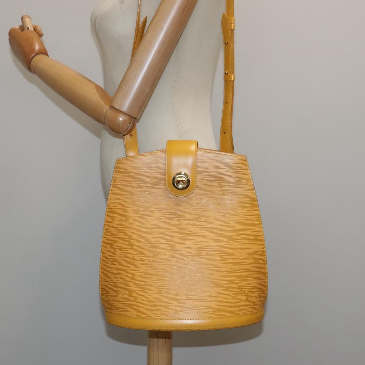 Louis Vuitton Louis Vuitton Cluny shoulder Size ONE SIZE - 15 Thumbnail