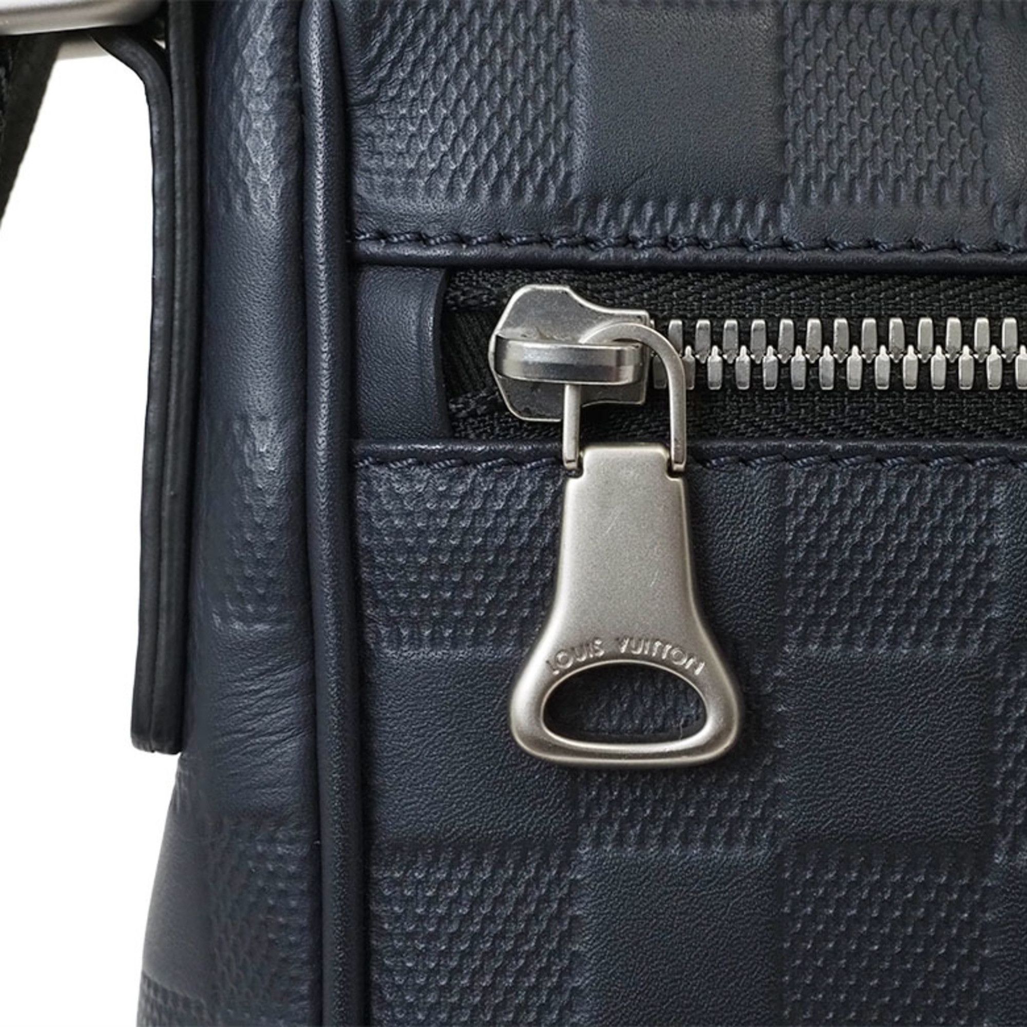Louis Vuitton Louis Vuitton District shoulder Size ONE SIZE - 7 Thumbnail