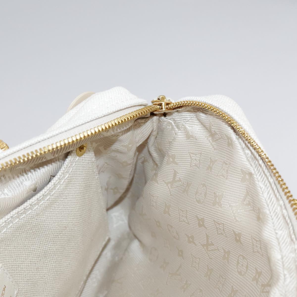 Louis Vuitton Louis Vuitton polka dot handbag Size ONE SIZE - 25 Thumbnail