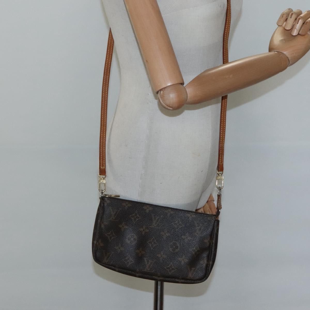 Louis Vuitton Louis Vuitton Pochette Accessoire clutch Size ONE SIZE - 15 Thumbnail