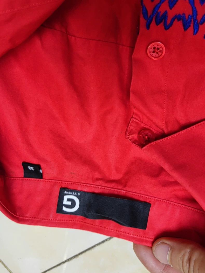 Givenchy red short sleeve shirt with blue design Size US S / EU 44-46 / 1 - 3 Thumbnail