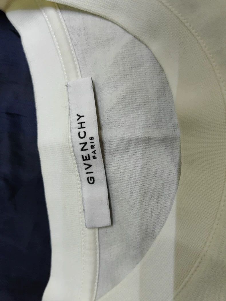 Givenchy Givenchy GV World Tour Short Sleeve Size US S / EU 44-46 / 1 - 4 Thumbnail