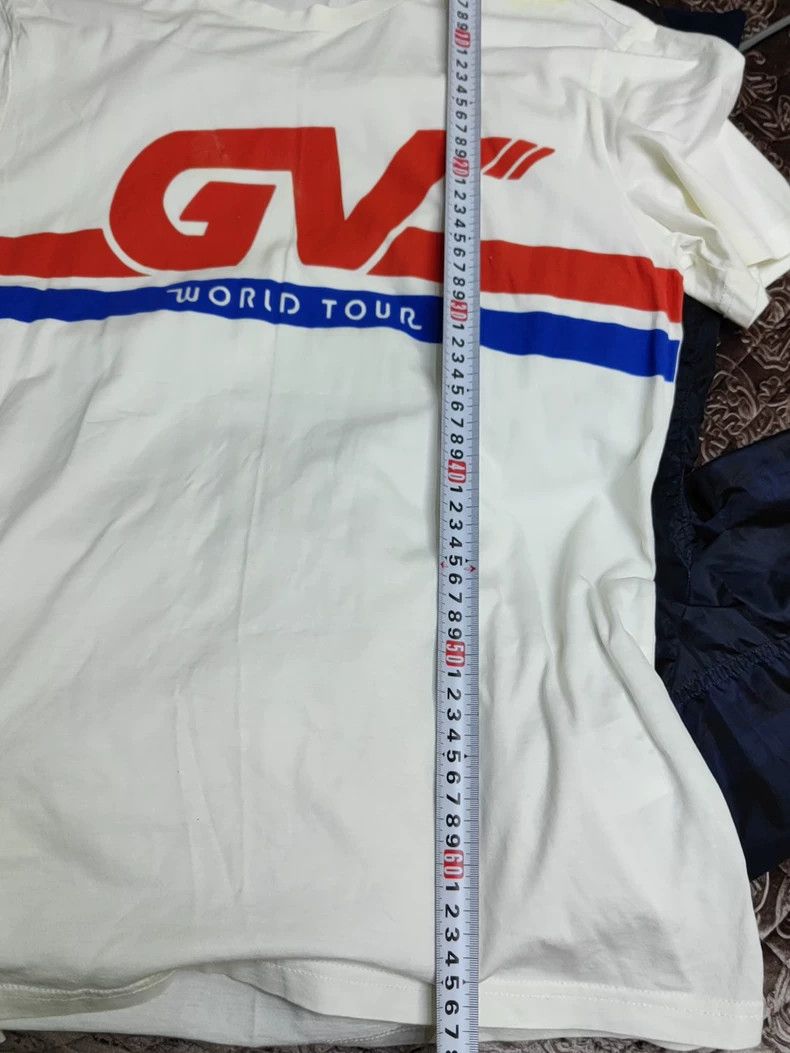 Givenchy Givenchy GV World Tour Short Sleeve Size US S / EU 44-46 / 1 - 9 Thumbnail