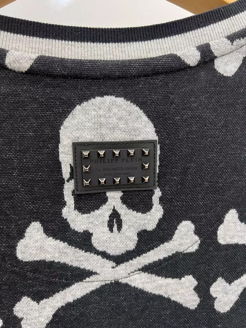 Philipp Plein Philipp Plein skull V-neck knit top Size US M / EU 48-50 / 2 - 3 Thumbnail