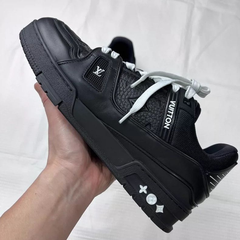 Louis Vuitton louis vuitton black leather sneakers Size US 7.5 / EU 40-41 - 2 Thumbnail