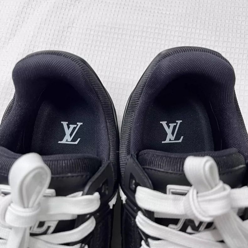 Louis Vuitton louis vuitton black leather sneakers Size US 7.5 / EU 40-41 - 6 Thumbnail