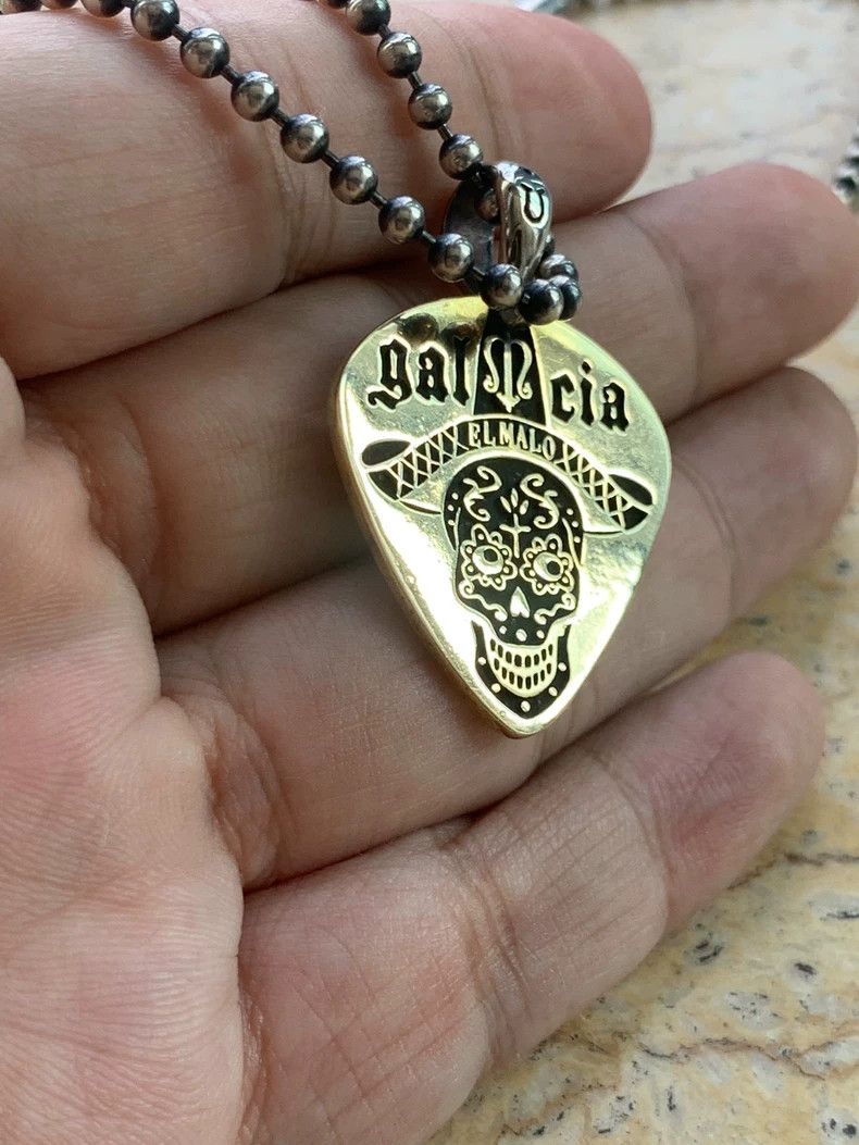 Vintage galcia guitar pick pendant necklace Size ONE SIZE - 8 Thumbnail