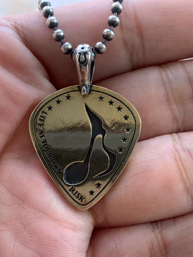 Vintage galcia guitar pick pendant necklace Size ONE SIZE - 4 Thumbnail