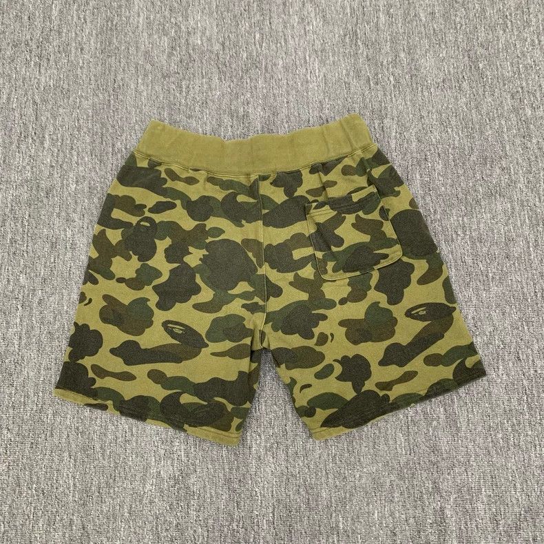 Bape BAPE green camo shorts L Size US 36 / EU 52 - 2 Thumbnail