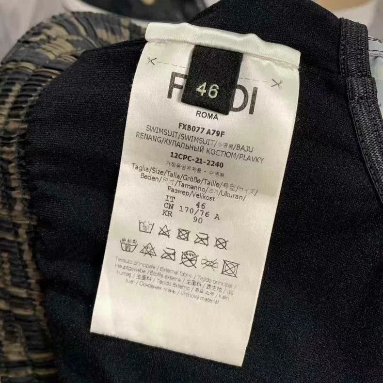Fendi Fendi printed short pants Size US 44 / EU 60 - 2 Thumbnail
