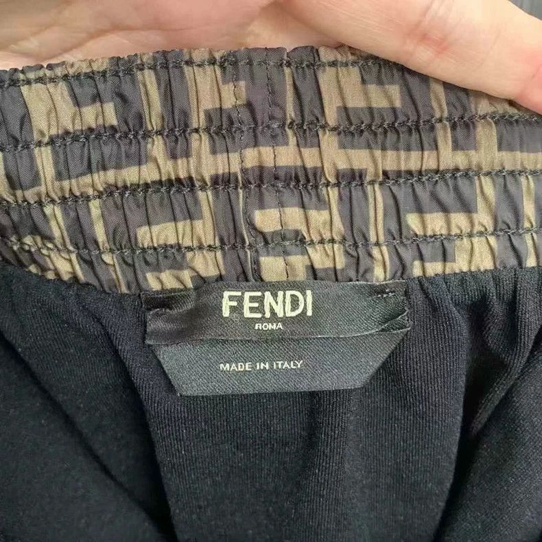 Fendi Fendi printed short pants Size US 44 / EU 60 - 3 Thumbnail