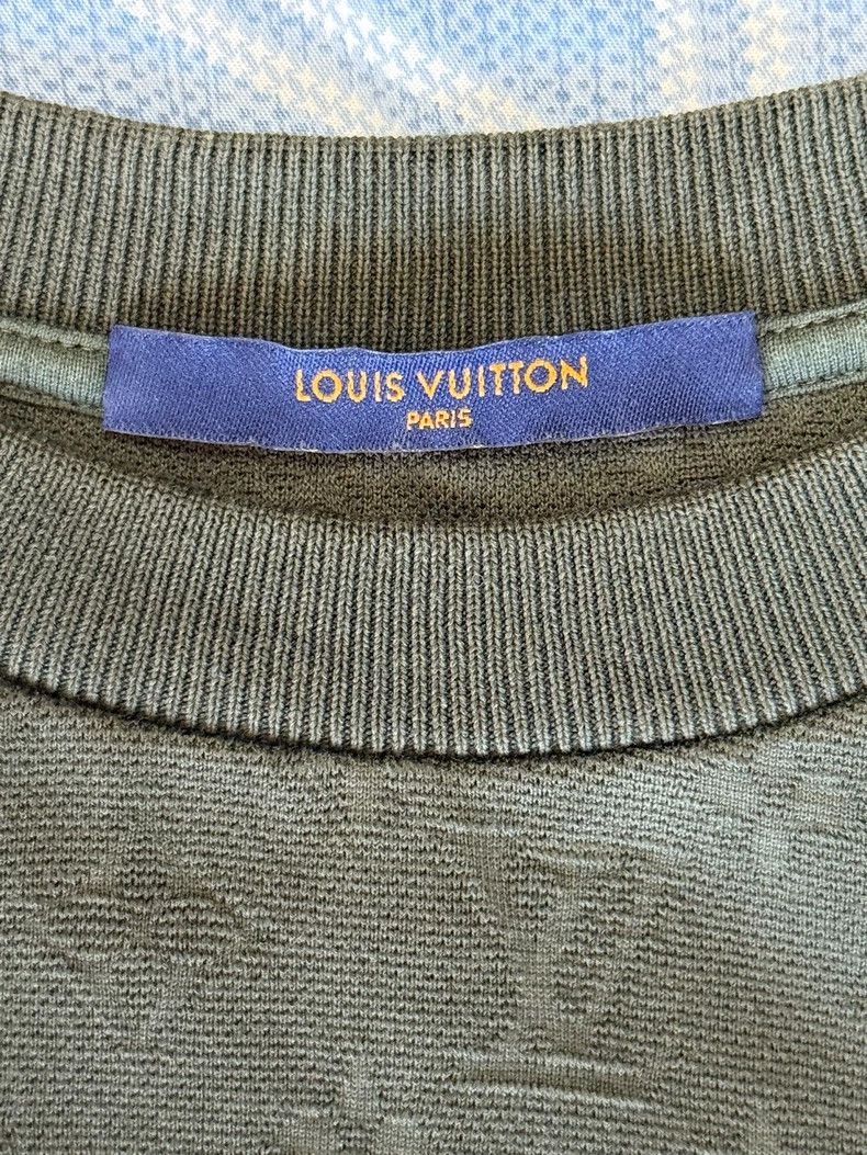 Louis Vuitton LV XS Dark Print Pocket T-shirt Size US XS / EU 42 / 0 - 7 Thumbnail