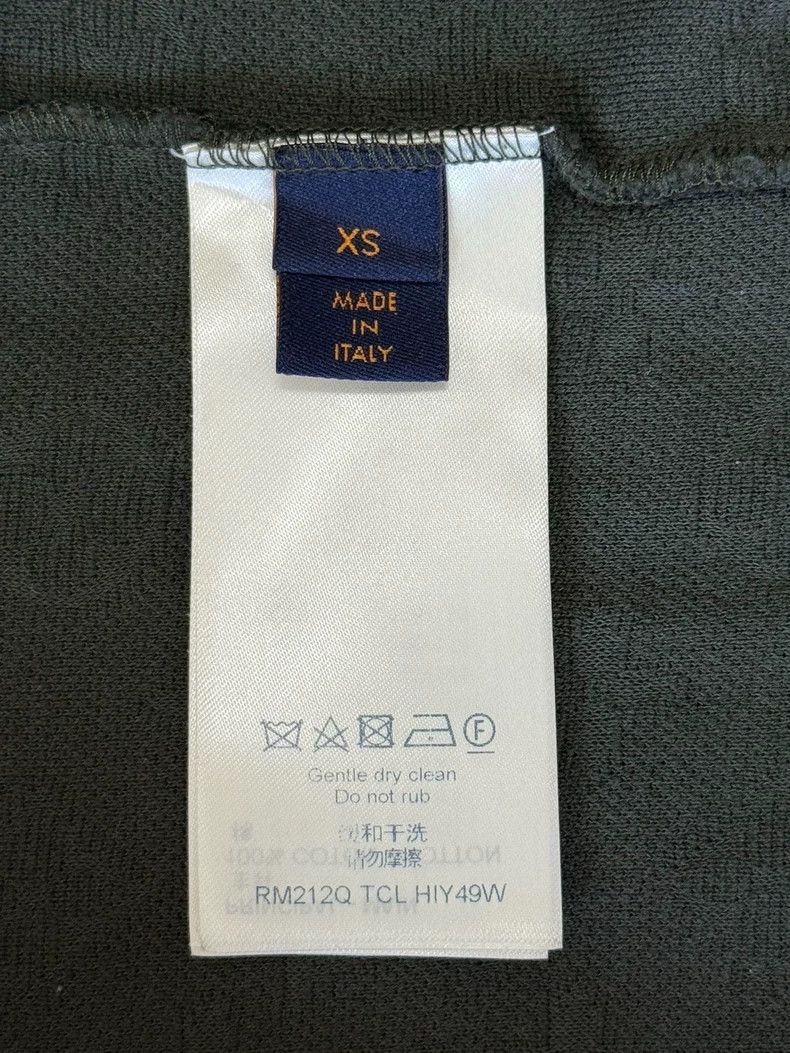 Louis Vuitton LV XS Dark Print Pocket T-shirt Size US XS / EU 42 / 0 - 8 Thumbnail