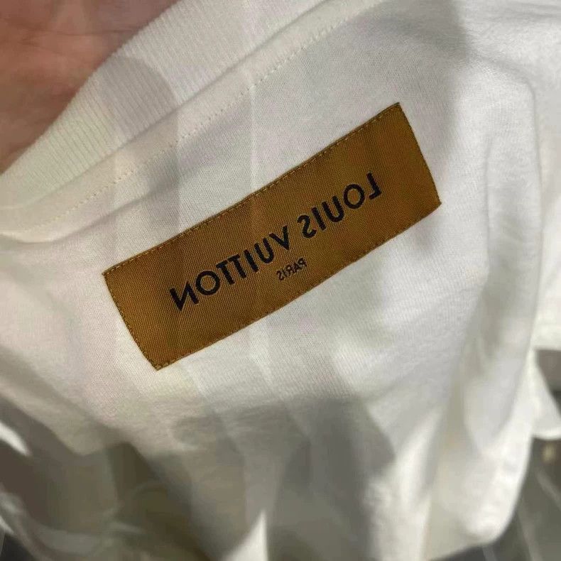 Louis Vuitton Louis Vuitton white green short sleeve Size US L / EU 52-54 / 3 - 6 Thumbnail