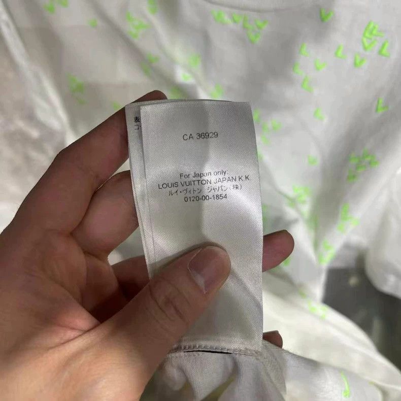 Louis Vuitton Louis Vuitton white green short sleeve Size US L / EU 52-54 / 3 - 5 Thumbnail