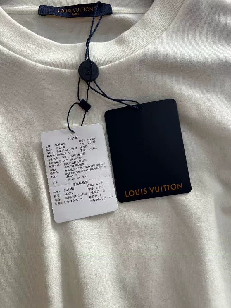 Louis Vuitton louis vuitton short sleeve t-shirt Size US M / EU 48-50 / 2 - 7 Thumbnail