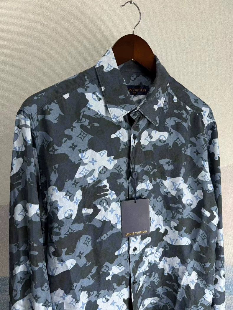 Louis Vuitton Louis Vuitton Blue Camo Silk Shirt Size US M / EU 48-50 / 2 - 2 Thumbnail