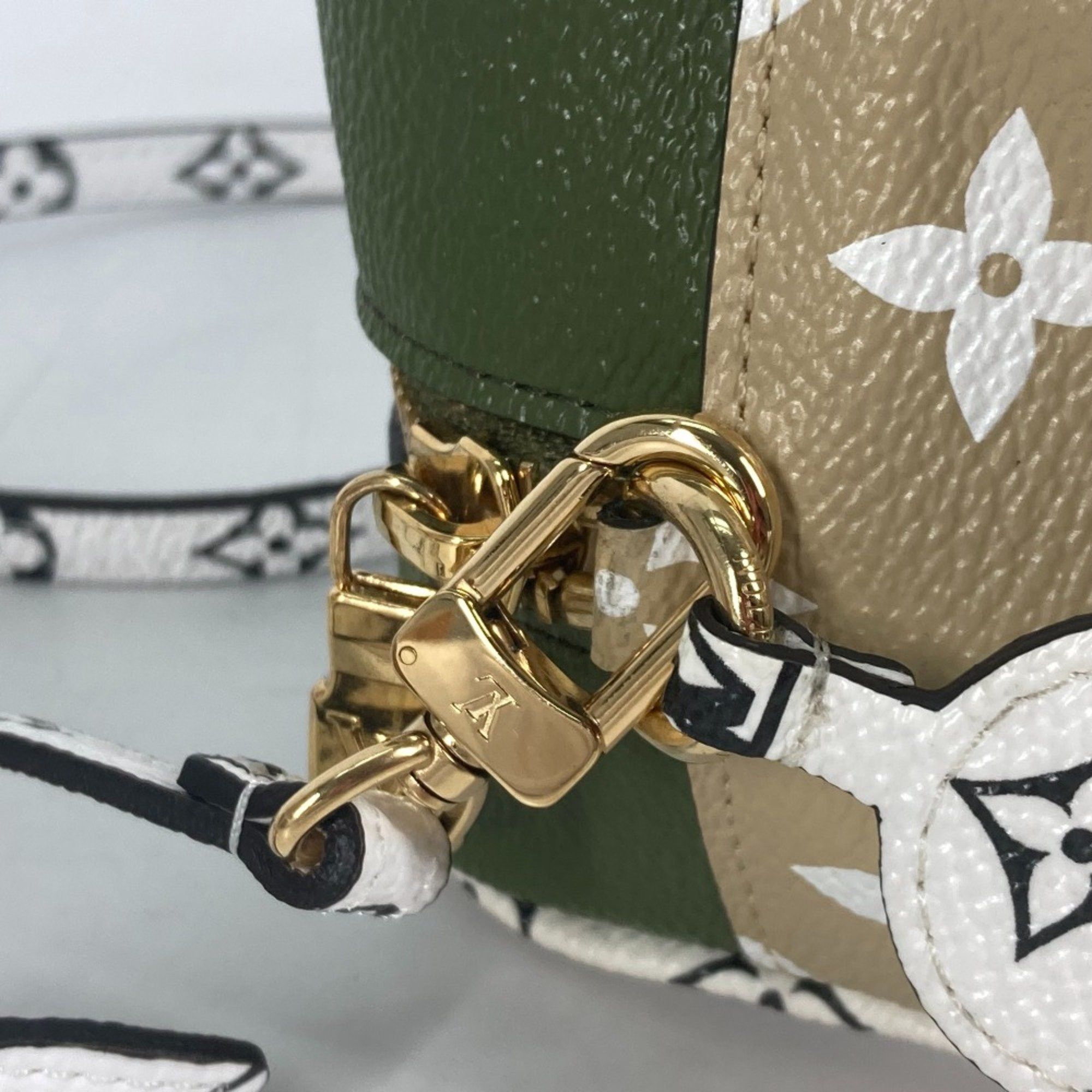Louis Vuitton Louis Vuitton Beach Pouch shoulder Size ONE SIZE - 9 Thumbnail