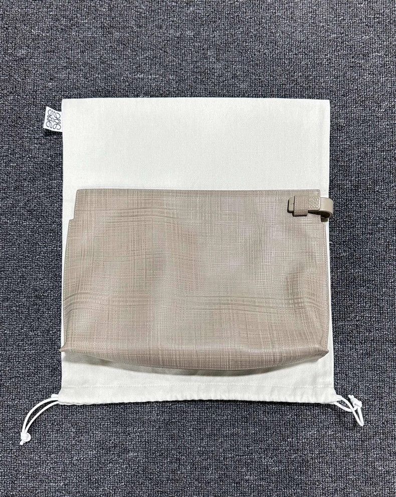 Loewe loewe embossed logo clutch bag Size ONE SIZE - 6 Thumbnail