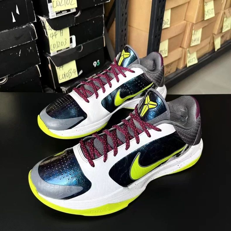 Adidas nike kobe zk5 clown 42.5 size Size US 10 / EU 43 - 8 Thumbnail