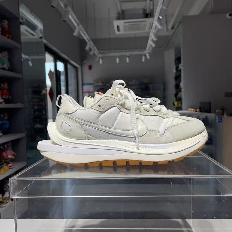 Sacai sacai white lowtop sneakers Size US 10 / EU 43 - 2 Thumbnail