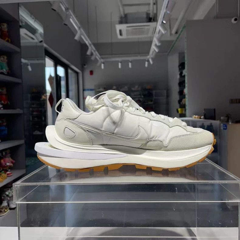 Sacai sacai white lowtop sneakers Size US 10 / EU 43 - 4 Thumbnail