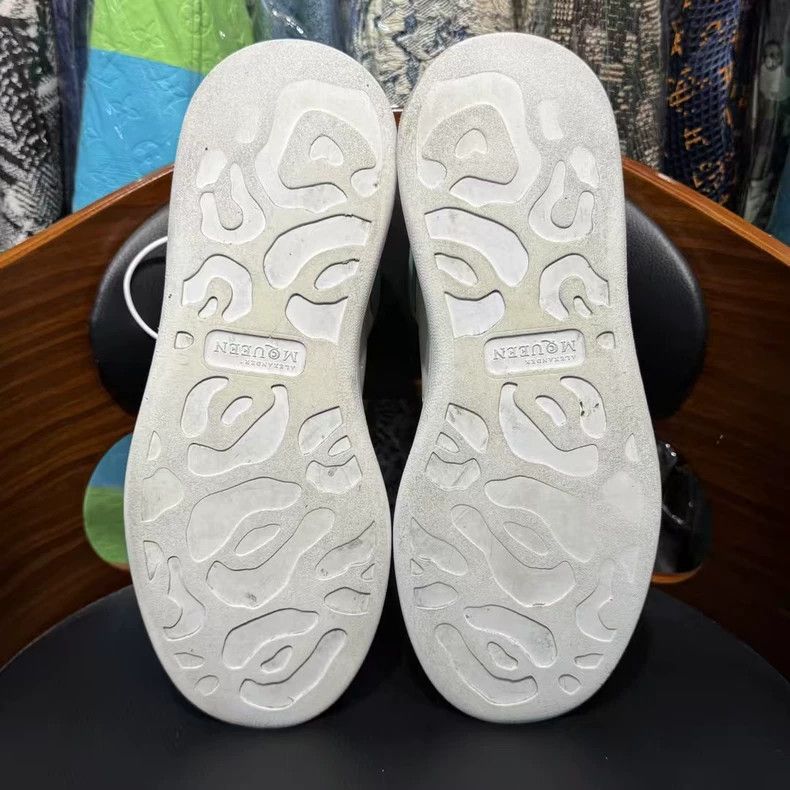 Alexander McQueen mcqueen white low-top sneakers Size US 10 / EU 43 - 8 Thumbnail